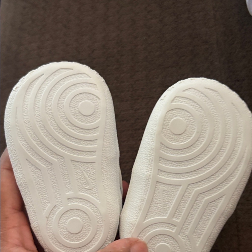 Infant Air Force 1 booties (crib shoe) Size 2C - Picture 6 of 7